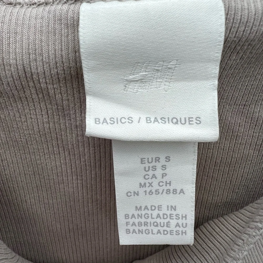 H&M Basic Tank - Picture 2 of 3